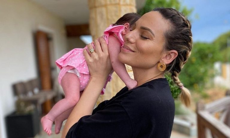 Ιωάννα Μαλέσκου: «Θηλάζω αποκλειστικά, ήταν ζόρικα στην αρχή»