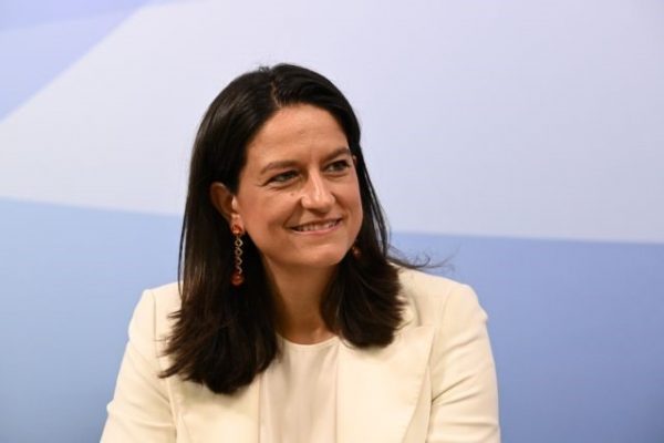 Κεραμέως: Σε διαβούλευση το νομοσχέδιο για την ψήφο των αποδήμων – Καταργούνται όλοι οι περιορισμοί