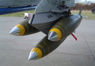 Οι ΗΠΑ στέλνουν πυρομαχικά διασποράς στην Ουκρανία – «Ακόμη και αγέννητοι θα γίνουν θύματα»