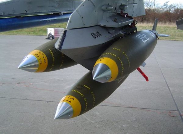 Οι ΗΠΑ στέλνουν πυρομαχικά διασποράς στην Ουκρανία – «Ακόμη και αγέννητοι θα γίνουν θύματα»