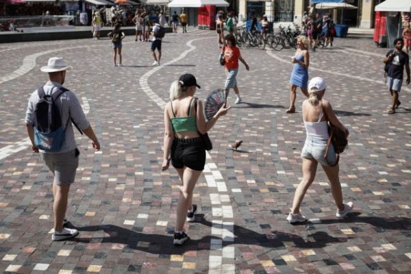 Καύσωνας «Κλέων»: Η ανάλυση Καλλιάνου – «Η θαλάσσια αύρα θα ανακουφίσει την Αθηναϊκή Ριβιέρα»