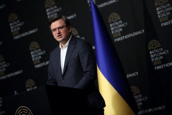 Ουκρανία: Η ένταξή μας στο ΝΑΤΟ επιταχύνεται – Τι είπε ο Κουλέμπα
