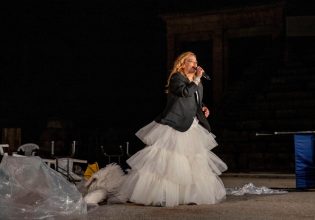 Λένα Κιτσοπούλου: «Είναι γεμάτη Σφήκες η ζωή μας»