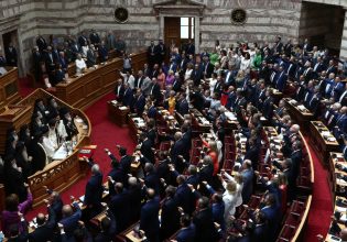 Βουλή: Δέσμευση Τασούλα για να λυθεί το χωροταξικό με τους Σπαρτιάτες