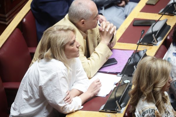Βουλή: Ομόφωνη η απόφαση για άρση ασυλίας της Ρένας Δούρου για το Μάτι
