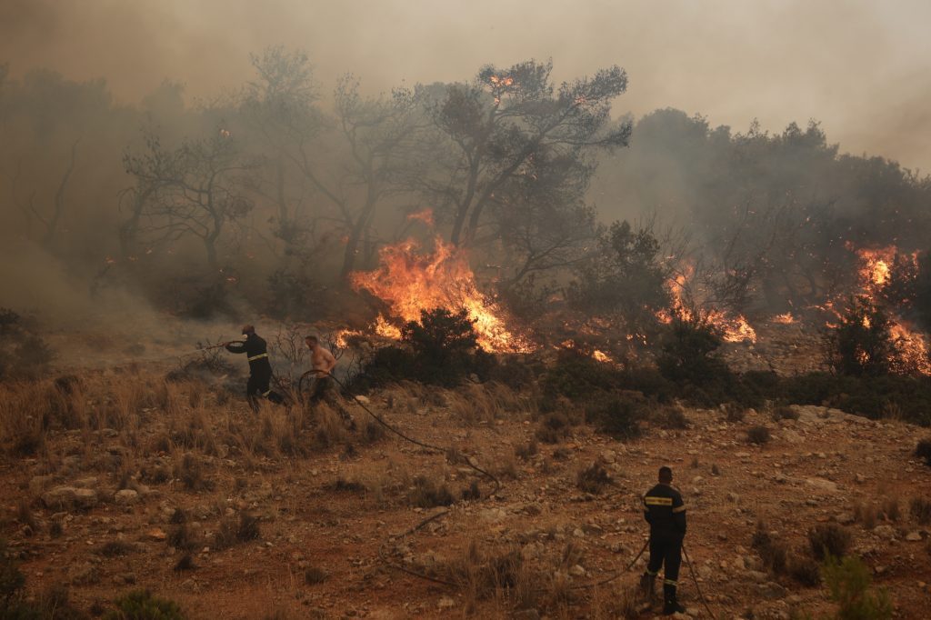 Ακραίος κίνδυνος πυρκαγιάς την Κυριακή – Στο «κόκκινο» η μισή Ελλάδα
