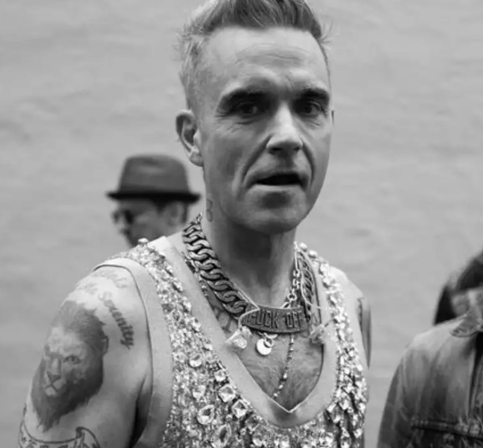 Robbie Williams: Γιατί αποκάλεσε «κλέφτες» τους Έλληνες