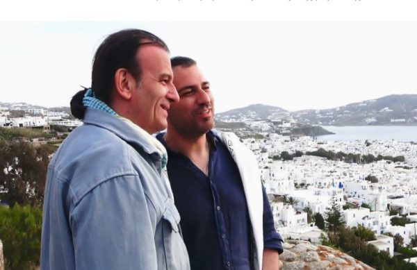 Μύκονος: Το νησί που ενέπνευσε έναν αστυνομικό να γίνει τραγουδιστής