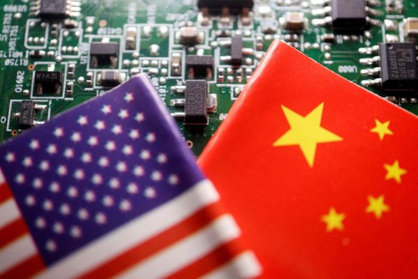 Κίνα: Μπλόκο στις εξαγωγές υλικών για τσιπ μετά τις αμερικανικές κυρώσεις