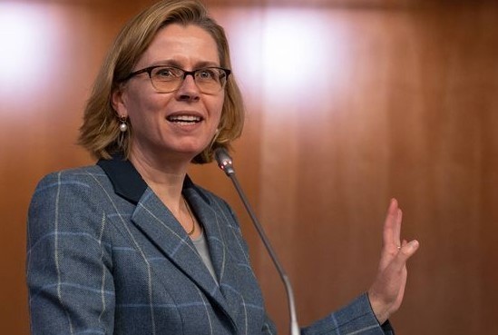 Κομισιόν: Αντιδράσεις για την πρόσληψη Αμερικανίδας σε υψηλόβαθμη θέση