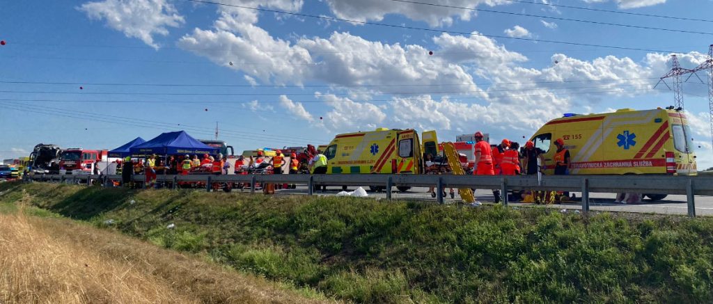Τσεχία: Ένας νεκρός και περίπου 50 τραυματίες σε τροχαίο με δύο λεωφορεία