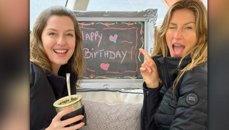 Ζιζέλ: Το μοντέλο έκλεισε τα 43 – Οι διακοπές με τη δίδυμη αδελφή της