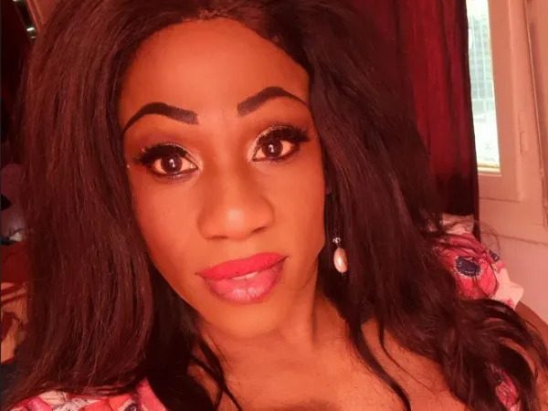 Δολοφονία στον Άγιο Παντελεήμονα: Με ψαλίδι τα δύο θανατηφόρα χτυπήματα στον λαιμό της Άννας