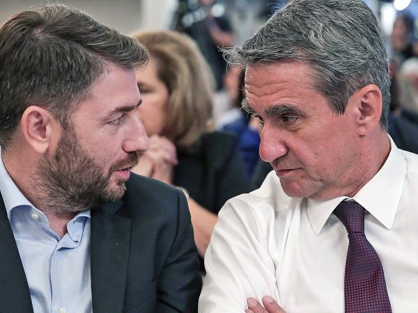 Οι εσωκομματικές αναταράξεις που τρομάζουν το ΠΑΣΟΚ