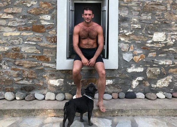 Αντίνοος Αλμπάνης: «Τα ζώα μας θεραπεύουν 100%»