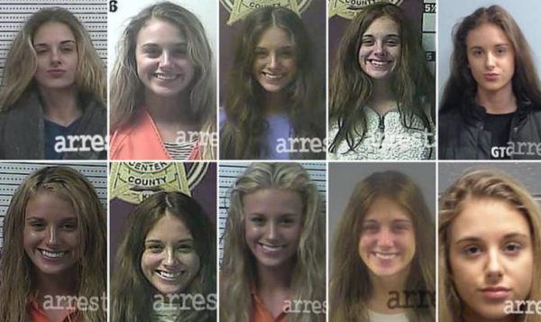 Κεντάκι: 23χρονη έγινε viral για τη «συλλογή» φωτογραφιών από τις 11 συλλήψεις της