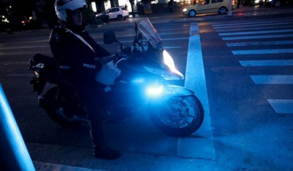 Γλυφάδα: Ανήλικος χτύπησε 15χρονο και τον έστειλε στο νοσοκομείο – Συνελήφθη με τον πατέρα του