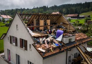 Ελβετία: Τουλάχιστον ένας νεκρός από ανεμοστρόβιλο – Πολλές οι ζημιές