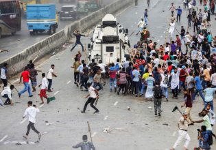 Μπανγκλαντές: Συγκρούσεις αστυνομικών με διαδηλωτές – Ζητούν παραίτηση της πρωθυπουργού