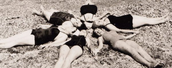 Όπως ήμασταν τότε: Ένα φωτογραφικό λεύκωμα από το Καρλόβασι και πέρα