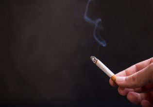 10% λιγότερα καρδιαγγειακά από διακοπή καπνίσματος