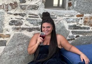 Δανάη Μπάρκα: Οι χαλαρές διακοπές της στη Σέριφο