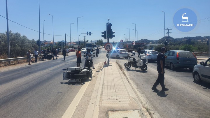 Σοβαρό τροχαίο στη Ρόδο: Τρεις τραυματίες – Ανάμεσά τους αστυνομικός της τροχαίας