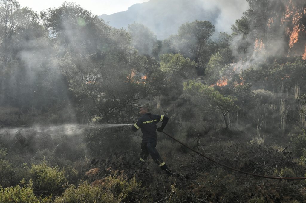 Πυρκαγιά στην Εύβοια: Καλύτερη η εικόνα της φωτιάς – Δεν απειλείται το Μοναστήρι