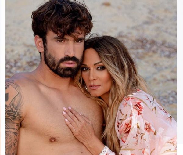 Έλλη Κοκκίνου: Με τον Ηλία Γκότση στη Νάξο