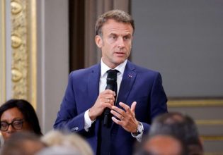 Μακρόν: Θα απέκλεια και την πρόσβαση στα μέσα κοινωνικής δικτύωσης διότι… «είναι αληθινό πρόβλημα»