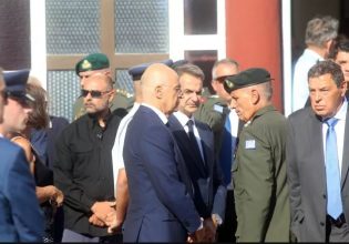 Νέα Αγχίαλος: Η στιγμή που ο Α/ΓΕΕΘΑ ενημερώνει Μητσοτάκη-Δένδια για τις εκρήξεις