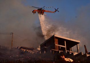 Πυρκαγιές: Συνολικά 60 κτίρια έχουν χαρακτηριστεί επικίνδυνα στις πυρόπληκτες περιοχές
