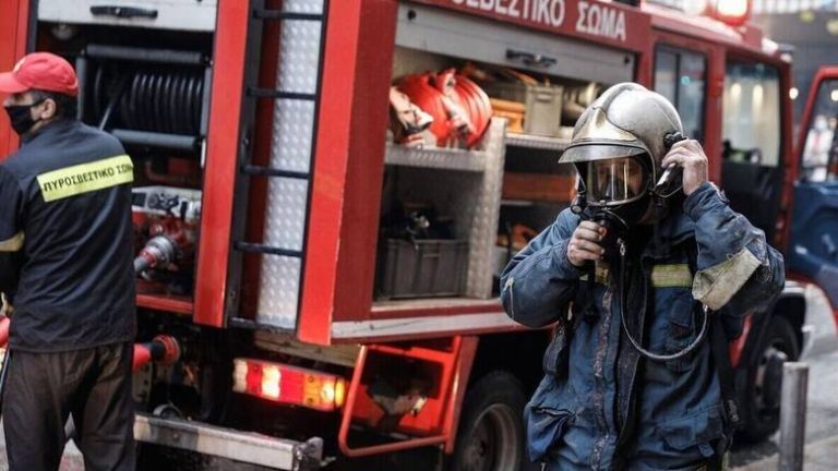 Φωτιά σε διαμέρισμα στη Γλυφάδα