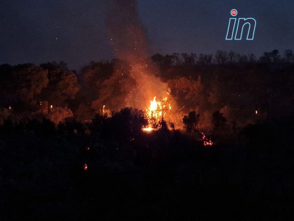 Live οι εξελίξεις για τις φωτιές: Ανεξέλεγκτη η φωτιά στα Δερβενοχώρια – Έφτασε στη Μάνδρα – Εκκενώνονται οικισμοί – Καίγονται σπίτια