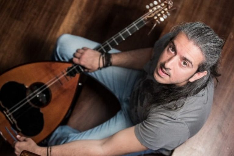 Γιάννης Χαρούλης: «Με τρυφερότητα σας το λέω, άστε τις λαμπάδες»