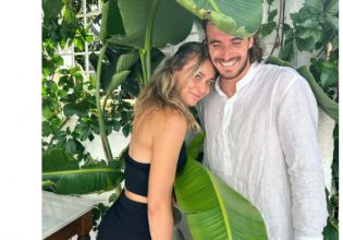 Στέφανος Τσιτσιπάς: Ρομαντικές στιγμές στην Ύδρα με την Πάουλα