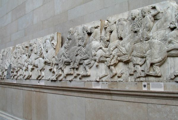 «Επιστρέψτε τα Γλυπτά του Παρθενώνα στην Ελλάδα», λένε οι Βρετανοί