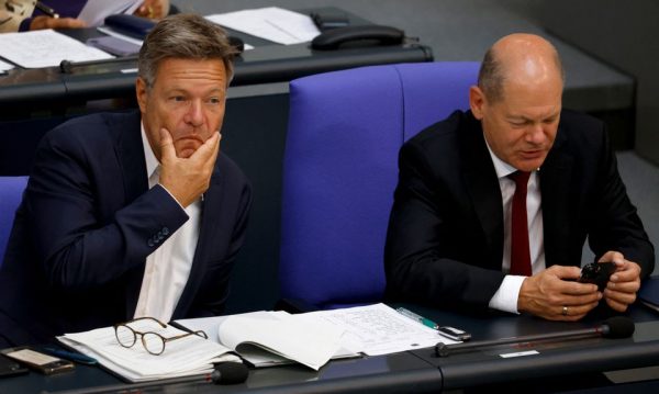 Γερμανία: Συνεχίζεται η ελεύθερη πτώση των Πρασίνων – Σταθερά δεύτερο το ακροδεξιό AfD