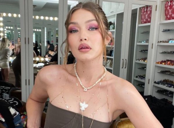 Τζίτζι Χαντίντ: Έκανε τατουάζ δράκο και άφησε άναυδους τους θαυμαστές της