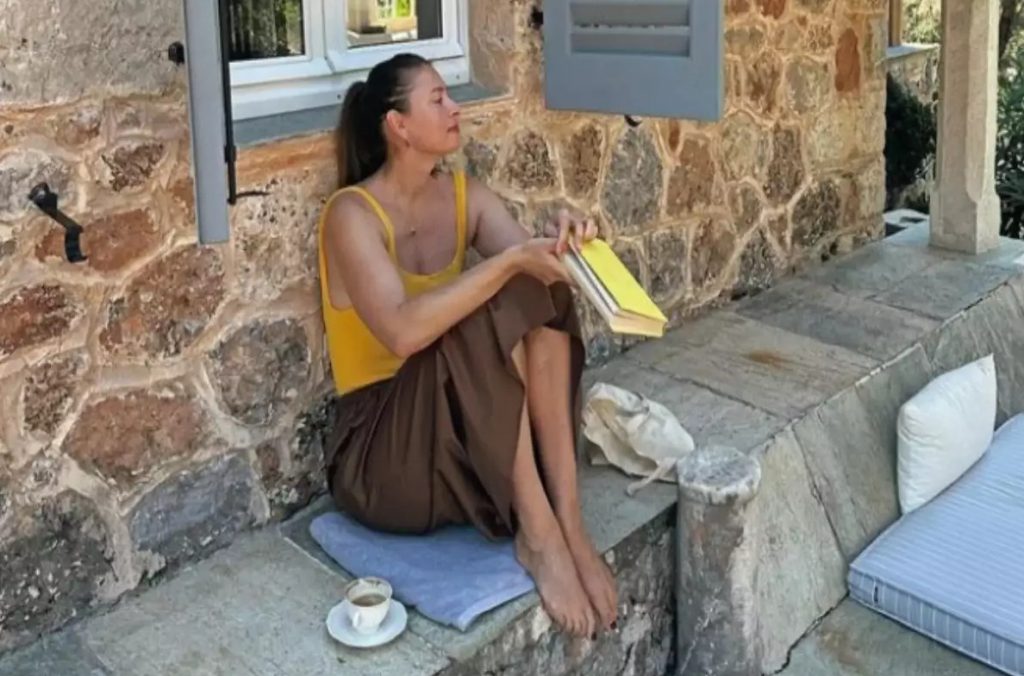 Μαρία Σαράποβα: Στην Πελοπόννησο για τις διακοπές της