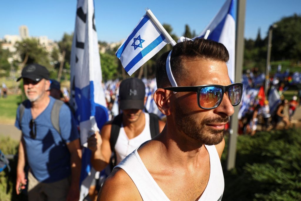Τους Ισραηλινούς δεν τους ενοχλεί ο καύσωνας, αλλά τους «καίει» η ψηφοφορία της Δευτέρας