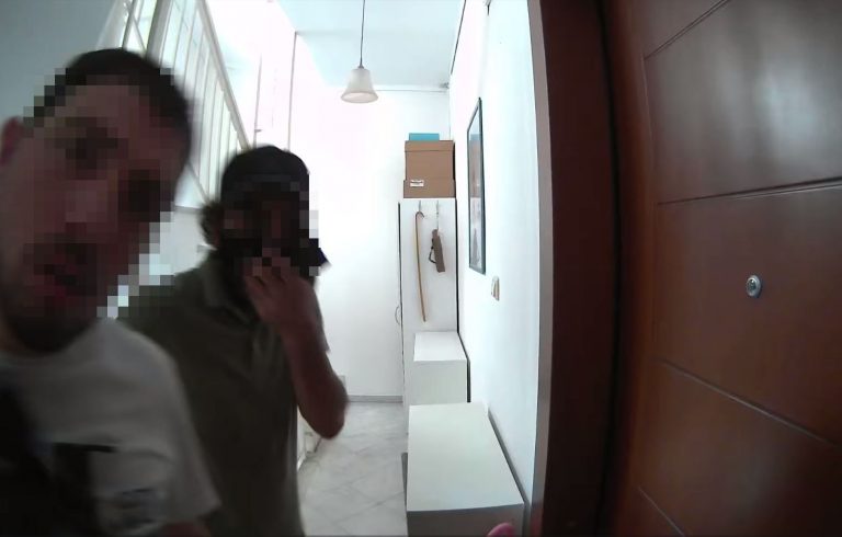 Θεσσαλονίκη: Επίδοξοι διαρρήκτες τράπηκαν σε φυγή όταν είδαν κάμερα στο κουδούνι διαμερίσματος