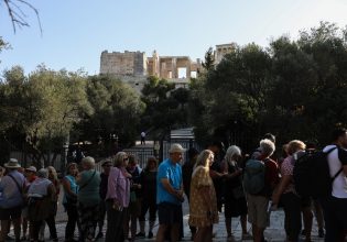 Καύσωνας Κλέων: Μειωμένο ωράριο στην Ακρόπολη και την Κυριακή