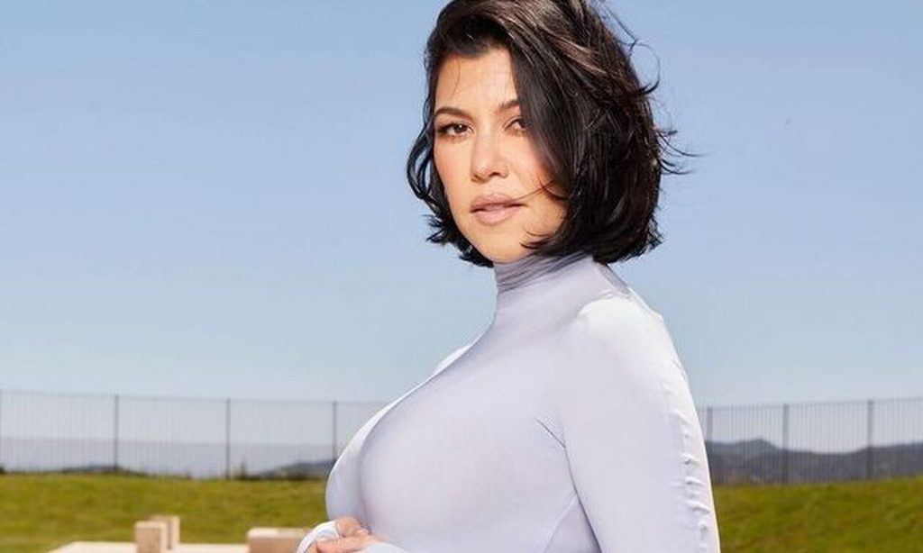 Κόρτνεΐ Καρντάσιαν: Οι διακοπές στη Χαβάη σε προχωρημένη εγκυμοσύνη