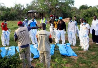 Κένυα: Πάνω από 400 τα θύματα της αίρεσης που νήστευαν μέχρι θανάτου – Παιδιά ξυλοκοπήθηκαν και στραγγαλίστηκαν