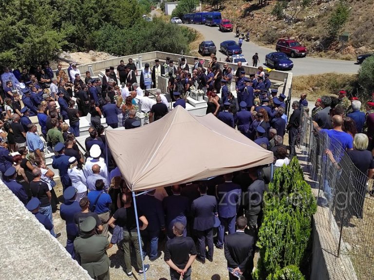 Χρήστος Μουλάς: Το τελευταίο «αντίο» στον κυβερνήτη του Καναντέρ – Βουβός πόνος και συγκίνηση στην κηδεία