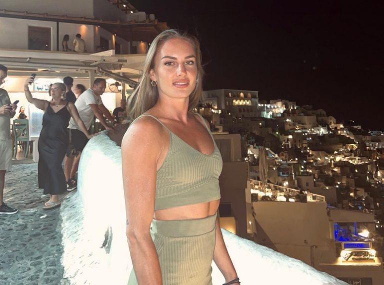 Κατερίνα Δαλάκα: Περνάει και μόνη της καλά – Οι εντυπωσιακές φωτογραφίες από τις διακοπές μετά τον χωρισμό της