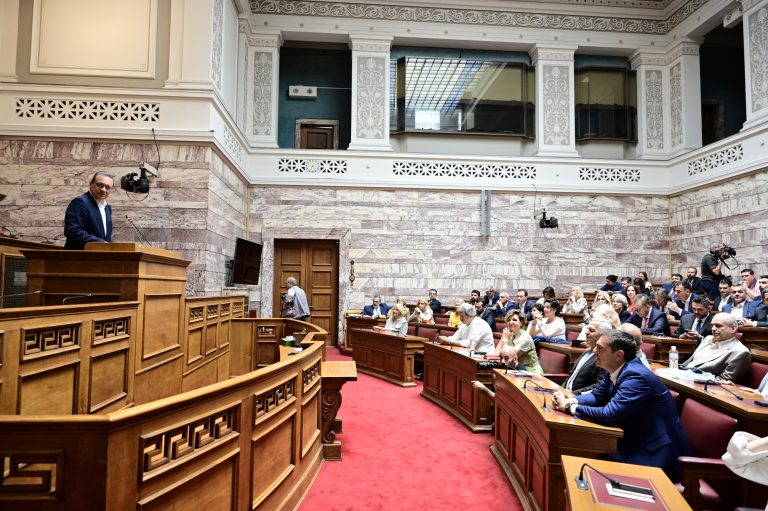 Το δύσκολο και μακρύ καλοκαίρι για τον ΣΥΡΙΖΑ: Ο Τσίπρας, η κούρσα διαδοχής και η ενότητα του κόμματος