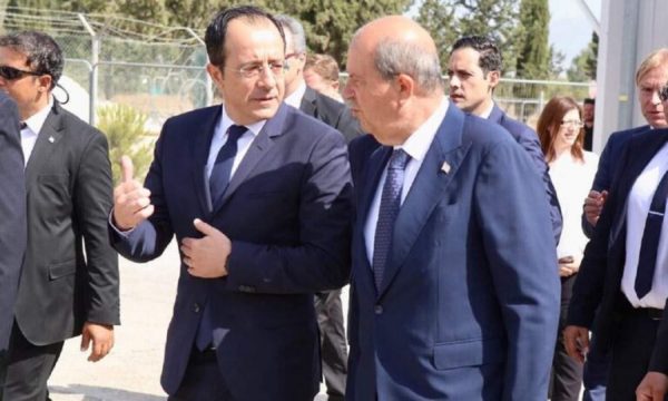 Νίκος Χριστοδουλίδης: Επισκέφθηκε μαζί με τον Ερσίν Τατάρ το Εργαστήρι της Διερευνητικής Επιτροπής για τους Αγνοουμένους