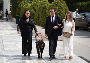 Το συμβολικό μήνυμα που έστειλε ο Γιώργος Σταμάτης στην ορκωμοσία της νέας Βουλής